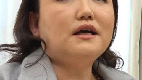 H_1724H057G00003 H-cup busty 50-year-old wife hasn’t had sex with her husband for over two years and is relieving her sexual frustration by appearing in an adult video!?