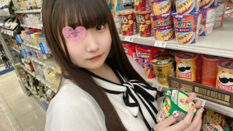 FC2-PPV-3270070 An eighteen-year-old black-haired girl, Qian Qingxiang, has been looking for a long time. Imagining applause AV, direct first vaginal ejaculation