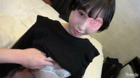 FC2-PPV-1829435 An 18-year-old beautiful girl who works at her parents’ flower shop. Enjoy the naive body with whitening beautiful breasts that do not know dirt yet. His face is dyed with a large amount of semen and he is baptized for the first time