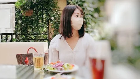 FC2-PPV-3109471 [Uncensored] With a sense of mission to heal stressful new graduates in their 1st year, creampie after a cafe date